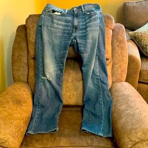 Levi’s 34 x 32 blue jeans.